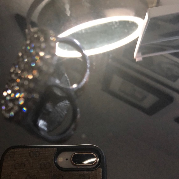 🌸 show Stopper  2finger ring Vince Camuto - Picture 2 of 3